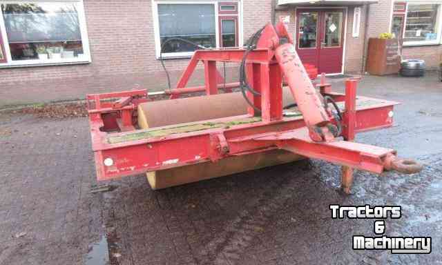 Grassland roll  Landrol met Wielstel