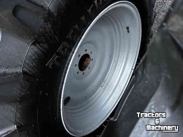 Wheels, Tyres, Rims & Dual spacers Trelleborg 540/65x34 & 440/65x24 op velgen