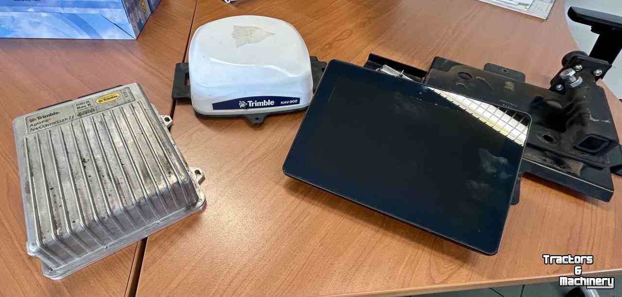 GPS steering systems and attachments Trimble 1050 GPS set