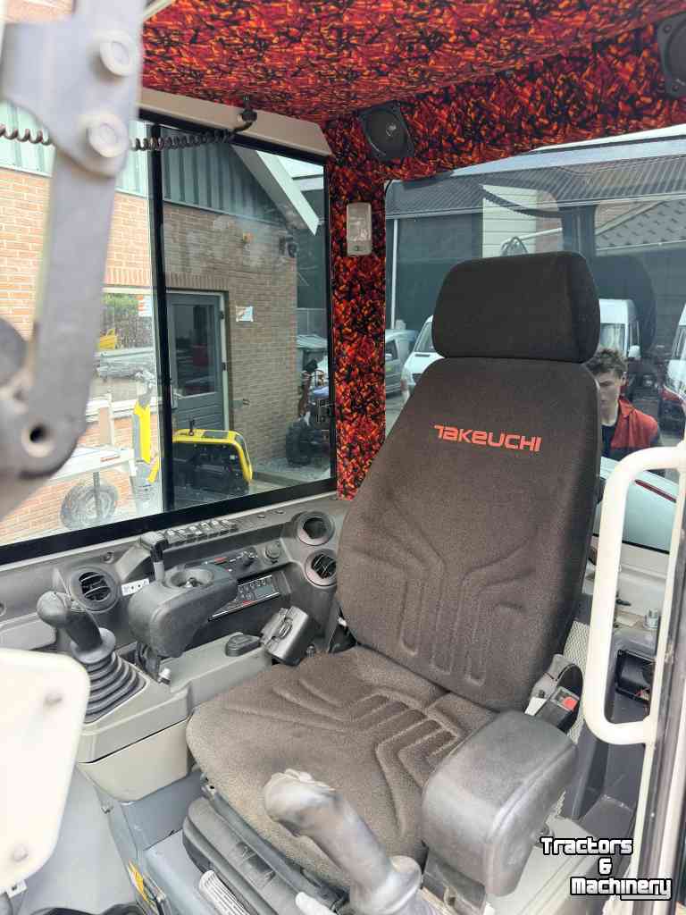 Mini-Excavator Takeuchi tb235-2