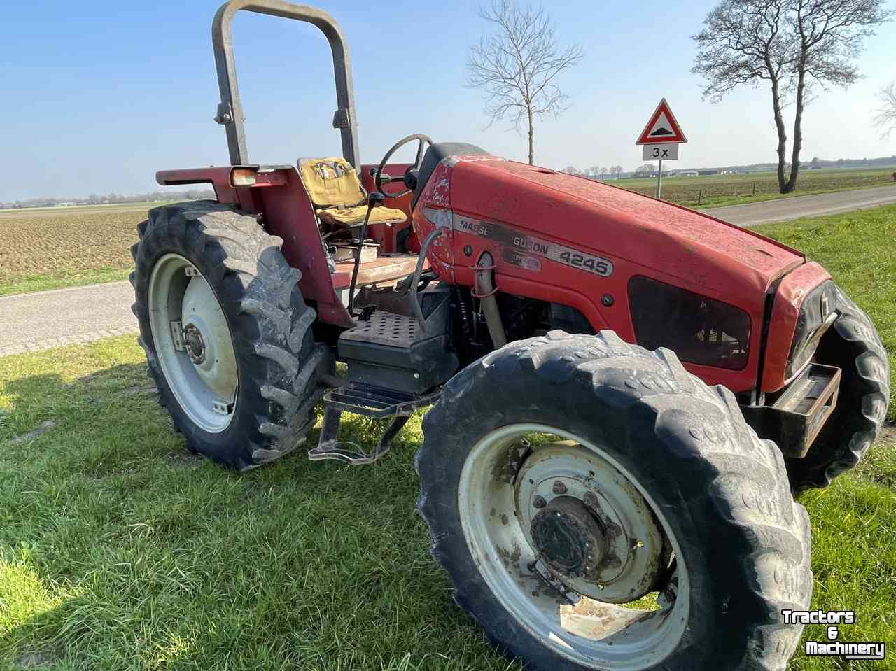 Tractor Massey Ferguson 4245