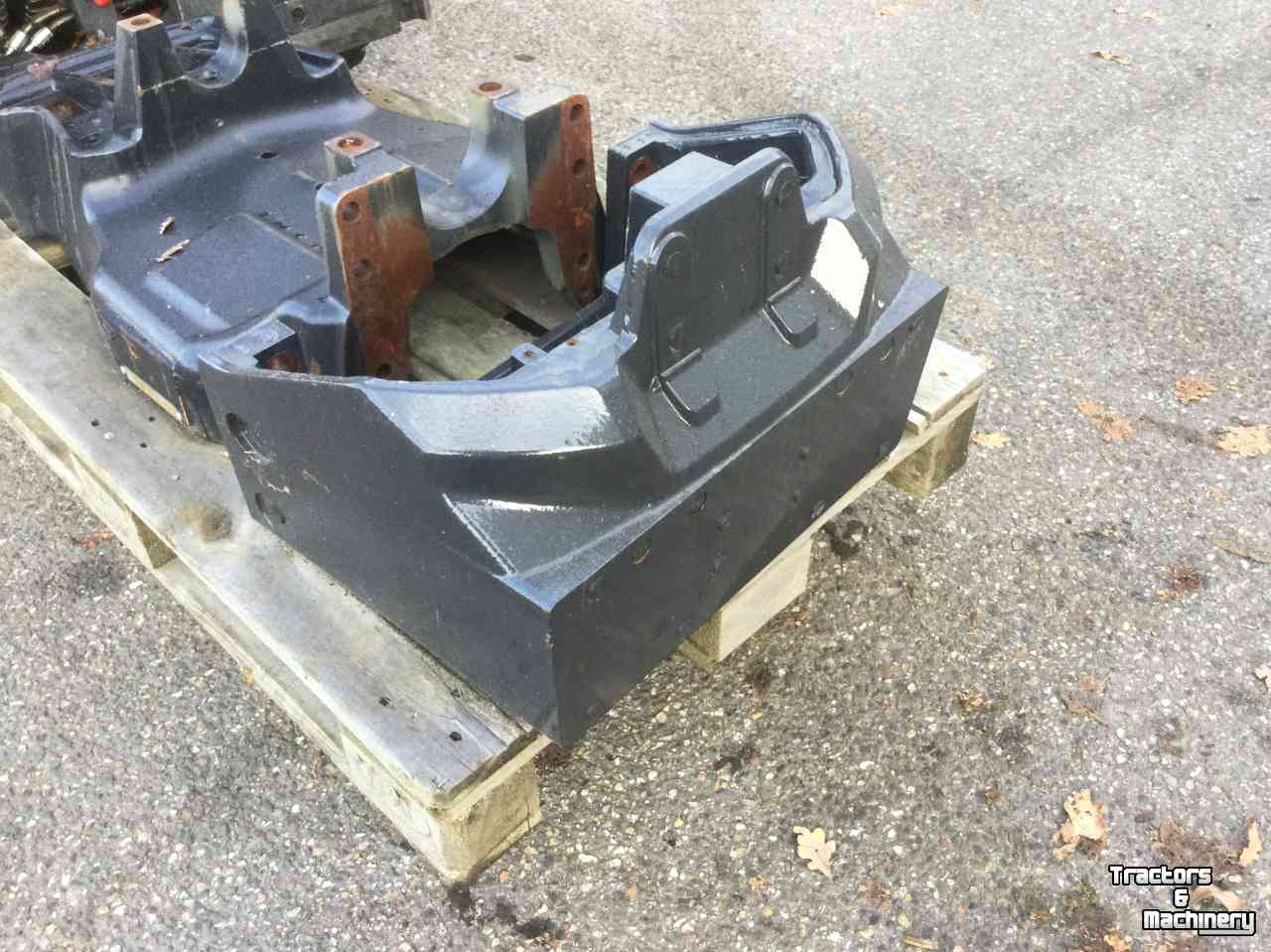 Diverse new spare-parts Deutz-Fahr Vooras bok Agrotron