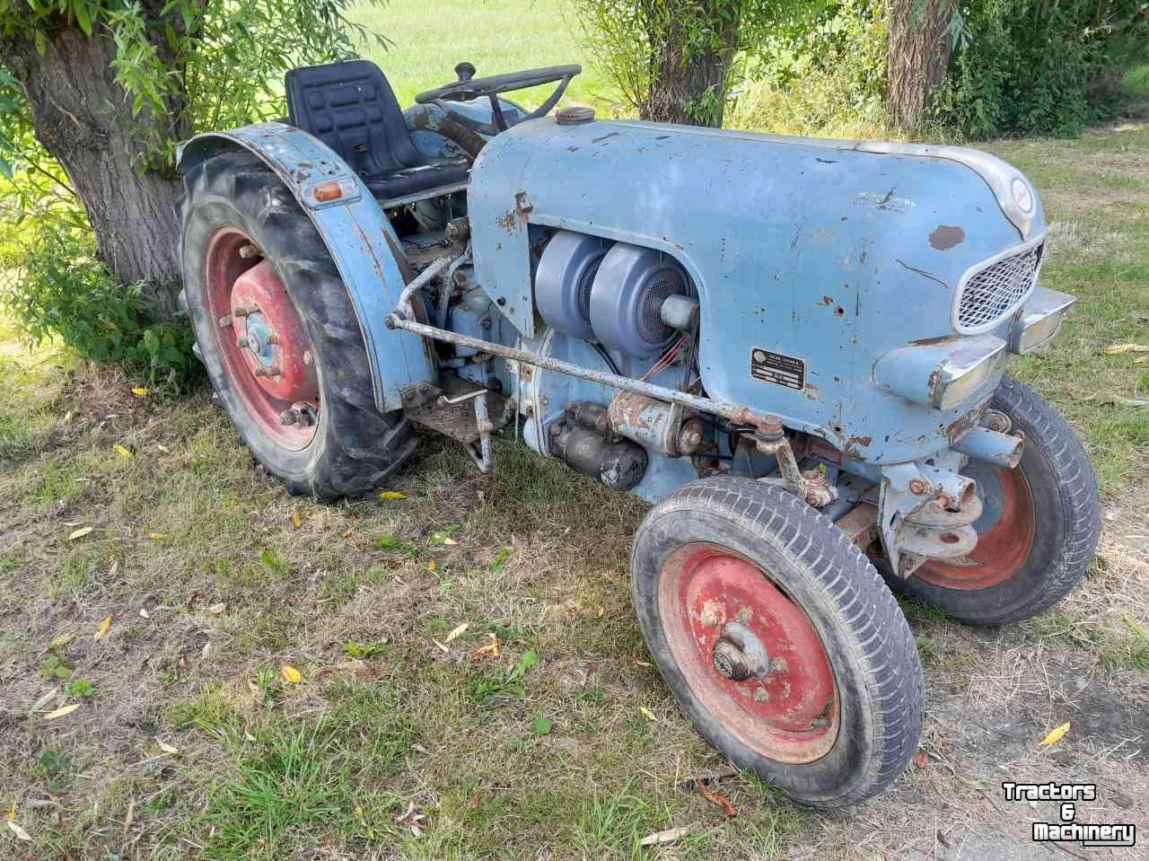 Small-track Tractor Eicher Es202