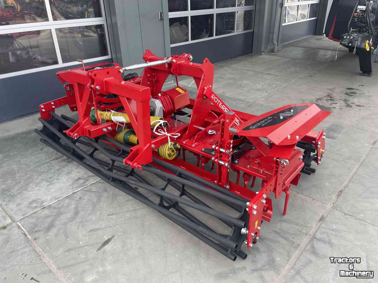 Rotary Harrow Tulip 302/25 front kopeg met v-rol voor en achter