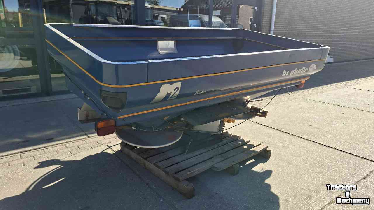 Fertilizer spreader Bogballe M2 BASE  Calibrator 2003 strooicomputer