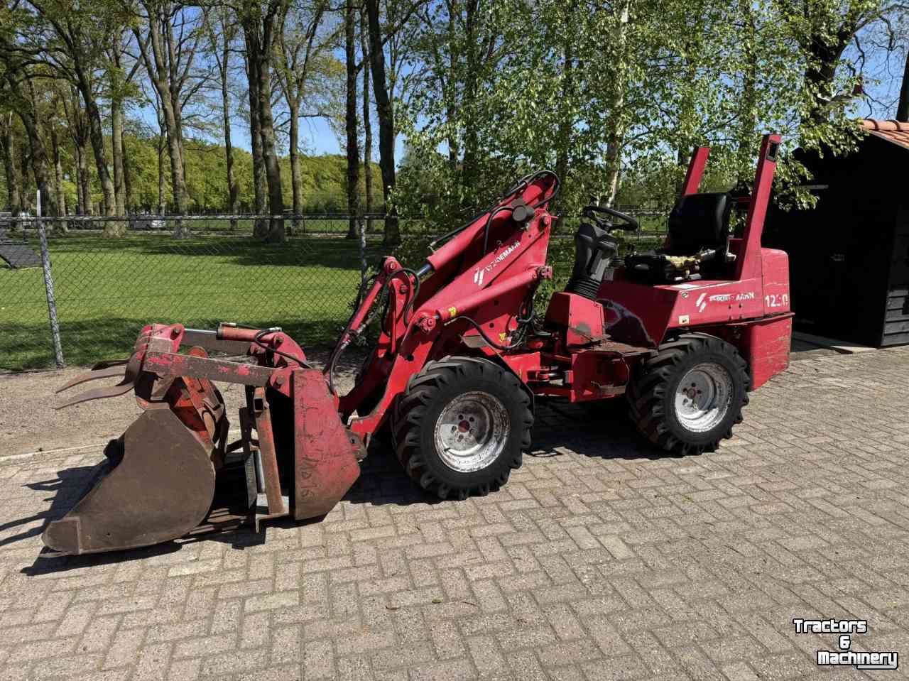 Wheelloader Weidemann 1230 shovel met vorken bak en mestklem