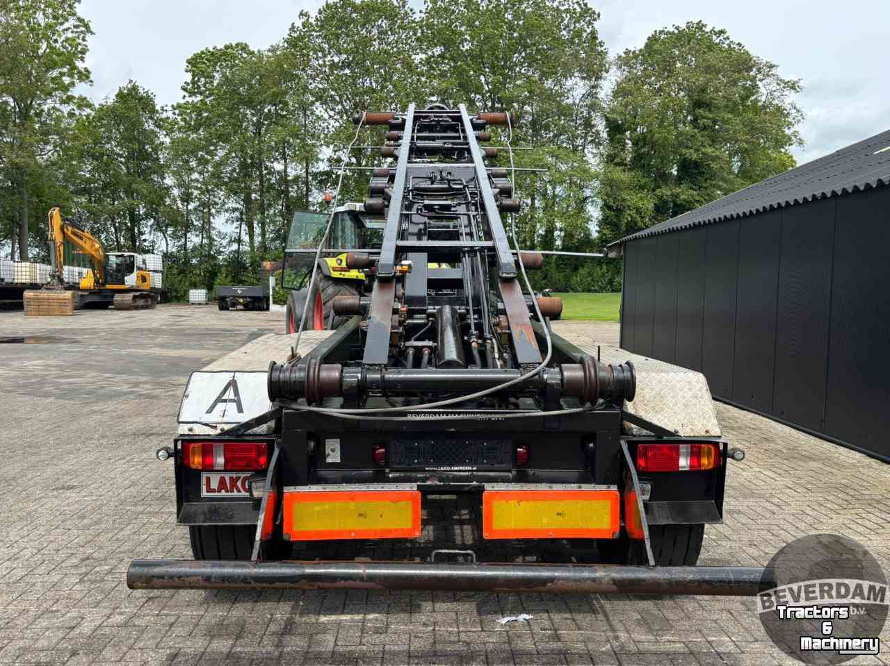 Hooked-arm carrier  NCH Kabelsysteem oplegger met dolly