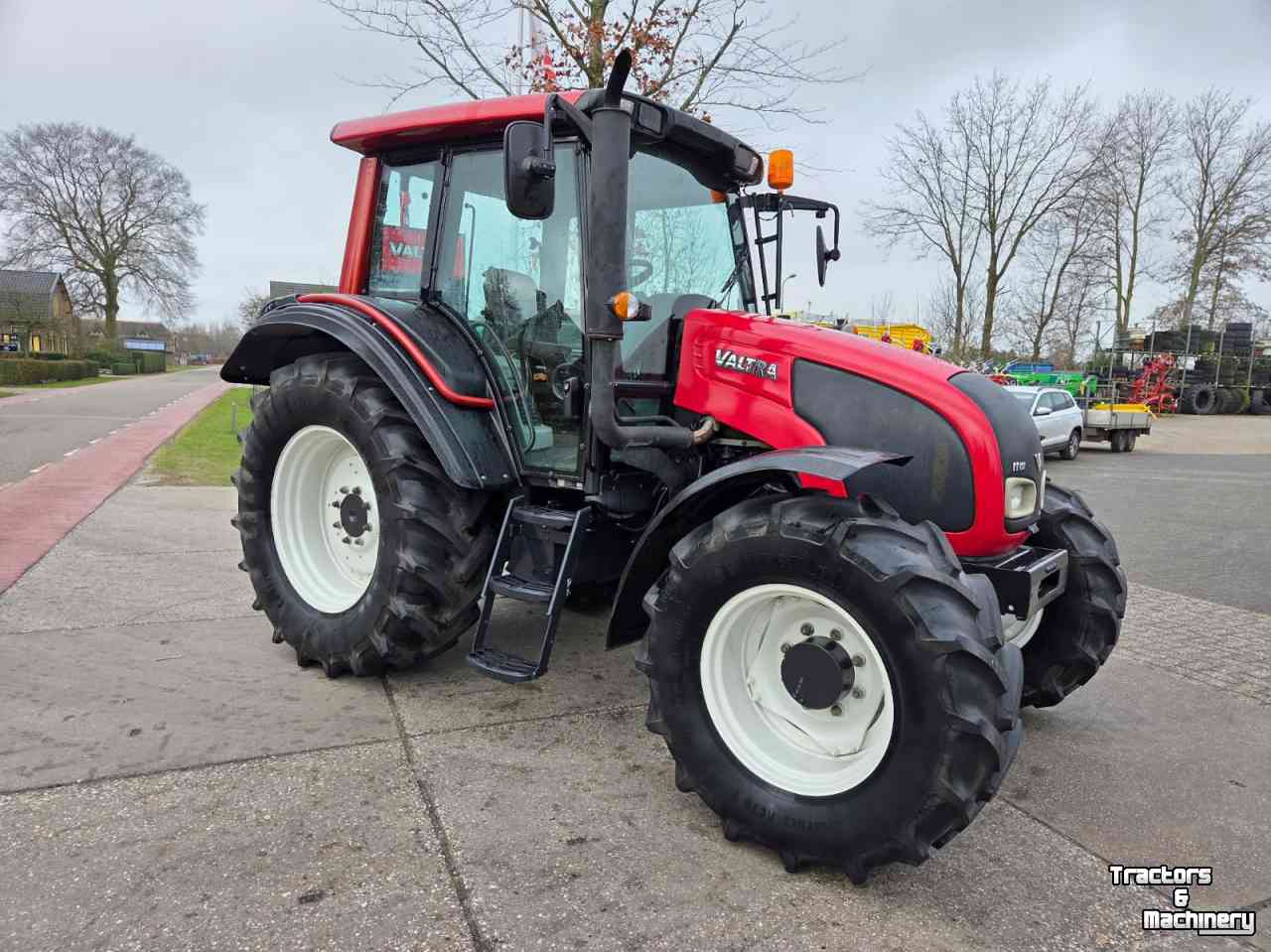 Tractor Valtra N82