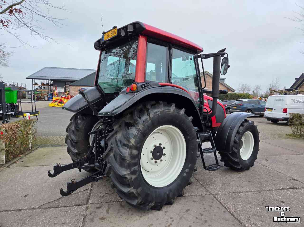 Tractor Valtra N82