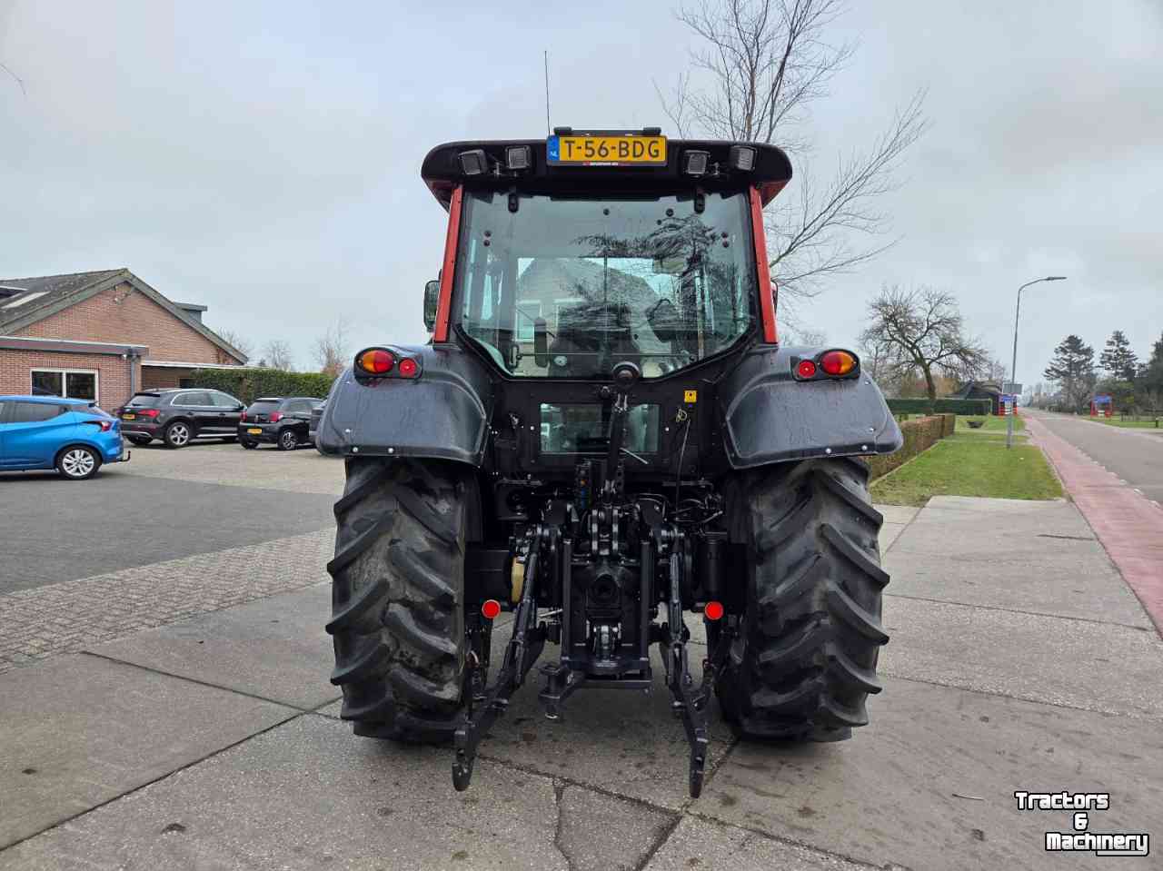 Tractor Valtra N82