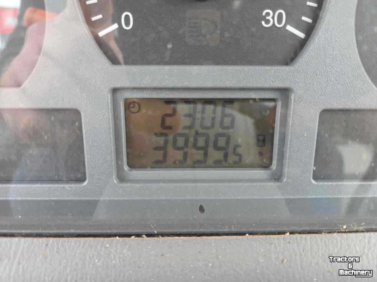 Tractor Valtra N82