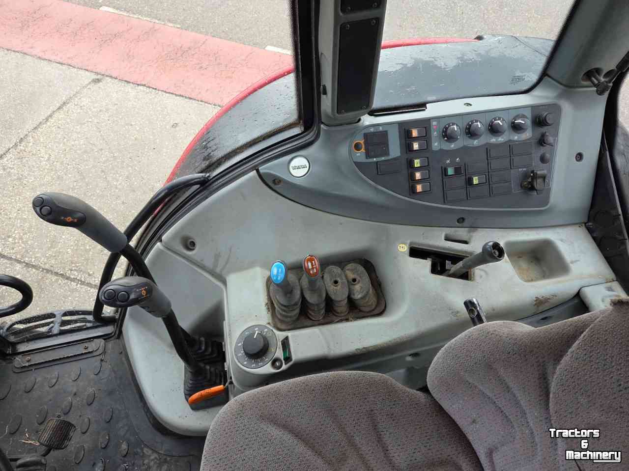 Tractor Valtra N82