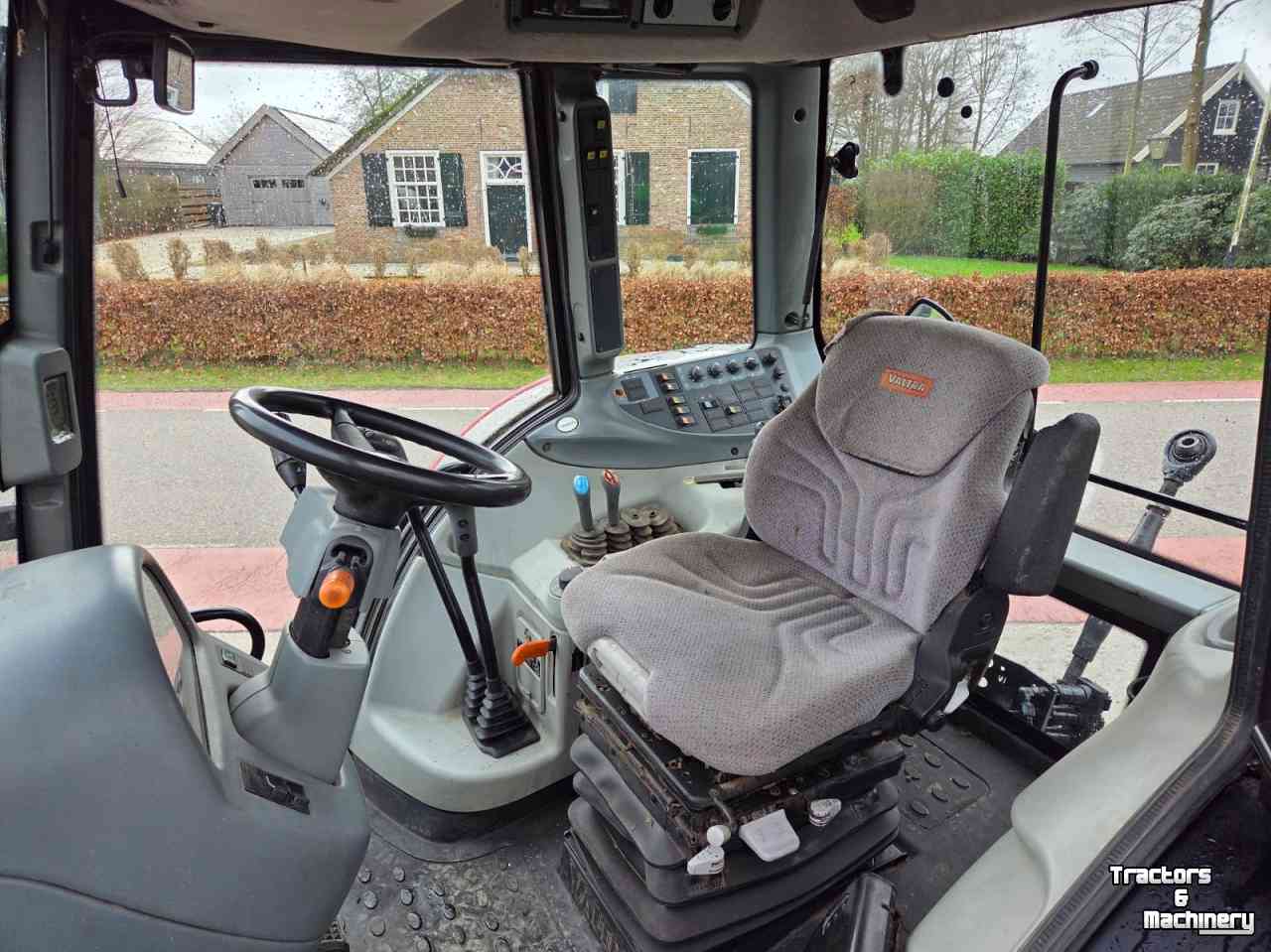 Tractor Valtra N82