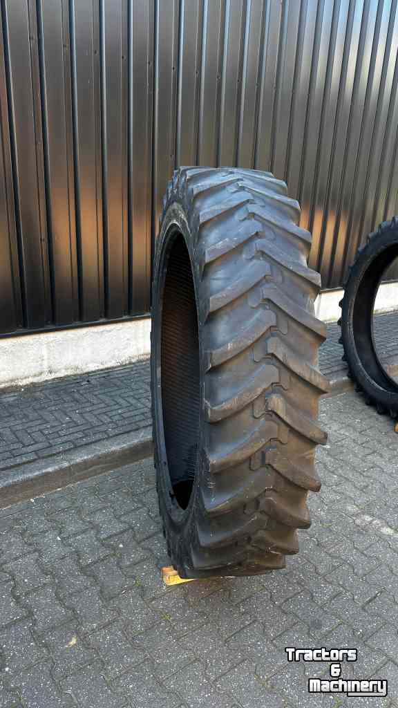Wheels, Tyres, Rims & Dual spacers Michelin 340/85R46