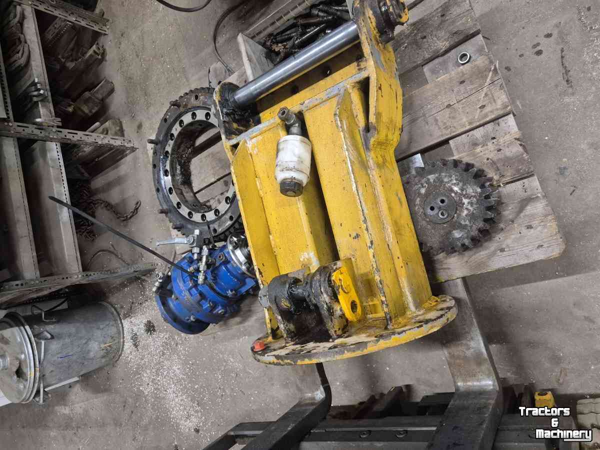 Diverse used spare-parts  Herder draaikrans voor giek