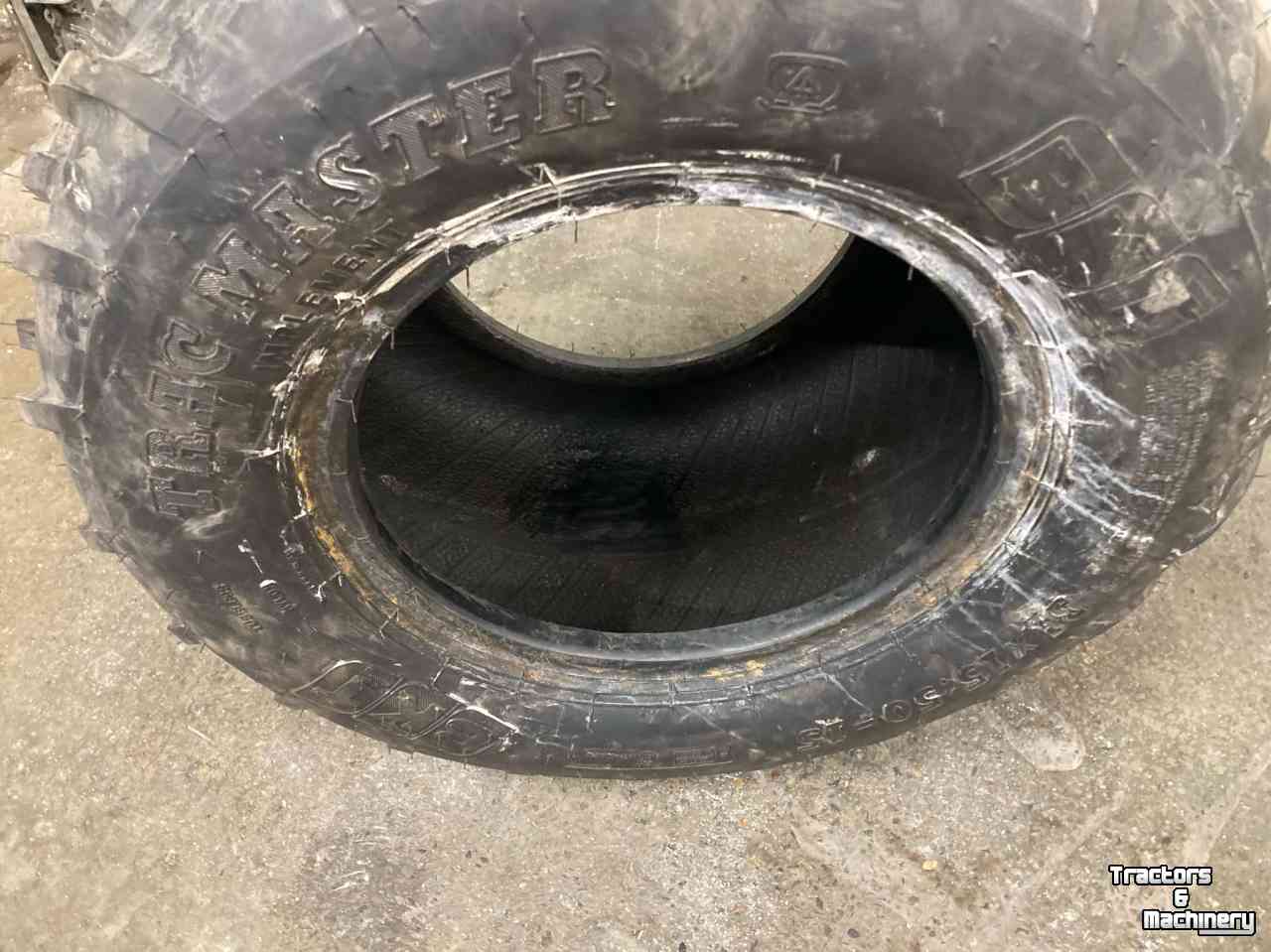 Wheels, Tyres, Rims & Dual spacers BKT 31x15,5-15 8PR