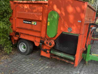 Silage-block distribution wagon Holaras RABBIT 5000
