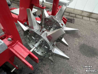 Transplanter  plantmachine 2 rijig voor de aardbeienruggenteelt.