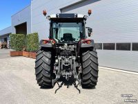 Tractor Massey Ferguson 5711M Dyna 4