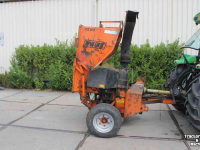 Wood shredder JBM 831ZX houtversnipperaar op wielstel takkenhakselaar