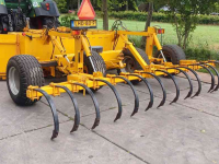 Scrapers Bos 5004 hydr as en cultivator