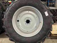 Wheels, Tyres, Rims & Dual spacers Mitas Mitas 600/65R38 met 480/65R28 compleet op velg