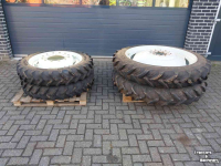 Wheels, Tyres, Rims & Dual spacers New Holland Cultuur wielen 230/95 R32  270/95 R44