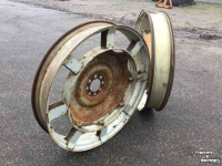 Wheels, Tyres, Rims & Dual spacers Ford 8-48
