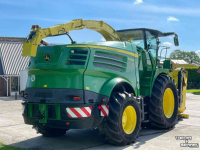 Forage-harvester John Deere 8400 I + Kemper Maisbek JD HARVEST CHECK