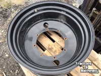 Wheels, Tyres, Rims & Dual spacers Case-IH 18x42 en 15x30 Metallic zwart 2 meter spoorbreedte