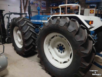 Tractor County 1124