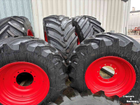 Wheels, Tyres, Rims & Dual spacers  Trelleborg VF600/60R30 op velg 10 gaats