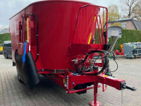 Vertical feed mixer BVL V-Mix Plus 22-2S Voermengwagen.