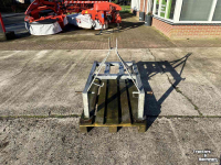 Diverse used spare-parts  3-PUNTS BOK / FRAME VOOR VERDRINGERPOMP