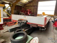 Low loader / Semi trailer  NETAM-FRUEHAUF Aanhanger / Machinetransporter vrachtwagen met hydraulisch lier - met oprijplaten