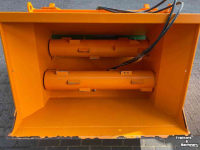 Sawdust spreader for boxes Flingk KSS 1015