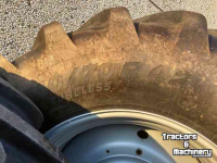 Wheels, Tyres, Rims & Dual spacers Michelin set MachXbib 600/70R30 en 710/70R42  Case-IH Magnum NewH T8