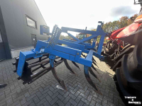 Cultivator  Vaste tand cultivator met kooirol