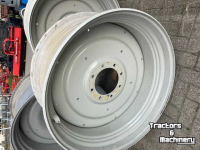 Wheels, Tyres, Rims & Dual spacers Valtra 18x38 vaste gkn velgen