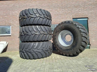 Wheels, Tyres, Rims & Dual spacers Vredestein Nieuwe Vredestein Flotation trac 650/65R26.5 banden op velg 650/55R26.5