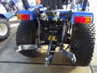 Horticultural Tractors Iseki 3217 met voorlader / frontlader