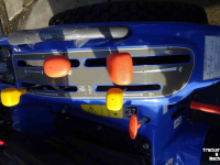 Horticultural Tractors Iseki 3217 met voorlader / frontlader