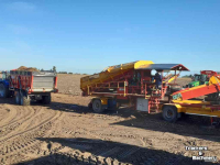 Receiving hopper Spinnekop Spinnekop Combine receiving hopper with cleaner ,inspection conveyor and elevator