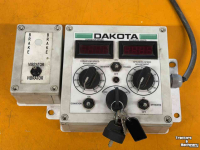 Other lawn and garden equipment and accessories  Dakota Turf Tender 414 Zandstrooier Bezandingsmachine