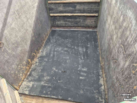 Other agricultural transport equipment and accessories  2 koeien