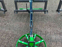 Straw spreader for boxes  HJS Roterende Diep Strooisel Box Krabber/Vlakker