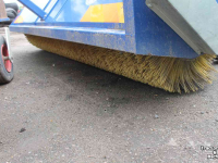 Sweeper AP VHZ2750 HH LW3 veegmachine rolbezem rolveger met opvangbak