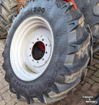 Wheels, Tyres, Rims & Dual spacers Trelleborg 420/70X30 60% TM 700