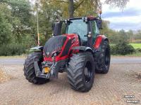 Tractor Valtra T214 Active