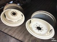Wheels, Tyres, Rims & Dual spacers Same W14-28 (140-203-8)